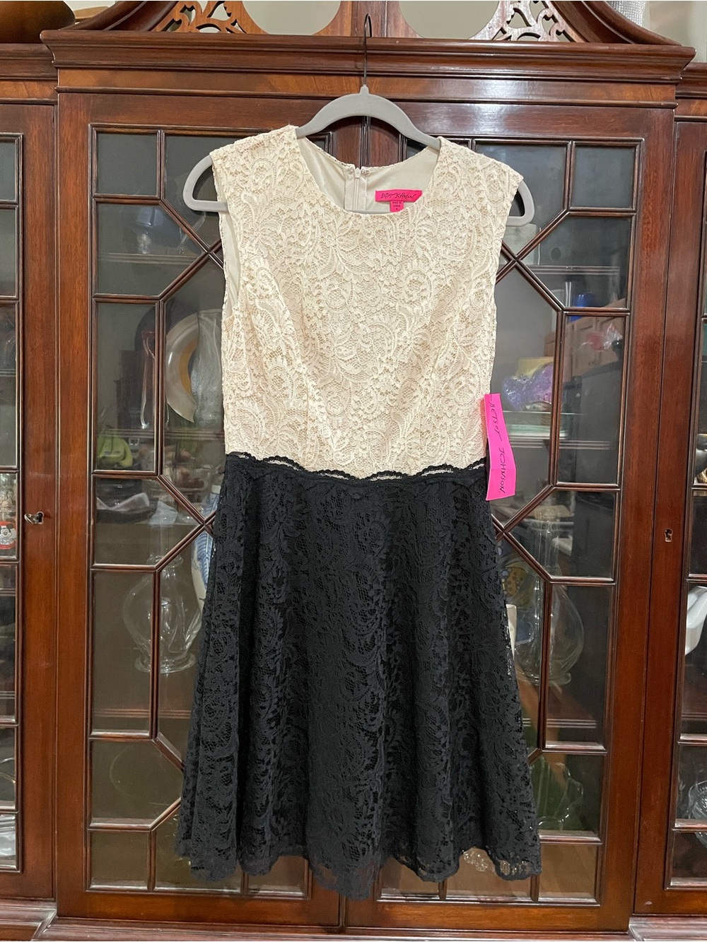 NWT Betsey Johnson Cream and Black Lace Fit-and-Flare Lined Dress 8 Medium